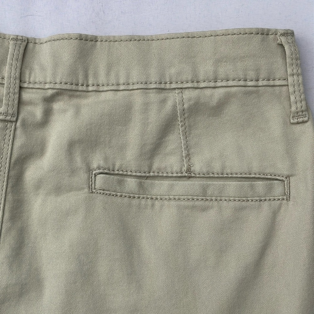 Arizona Jean Company Men's Beige Flex Classic Fit sport khaki Shorts - Picture 7 of 10